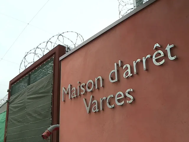 Entrée de la maison d’arrêt de Varces