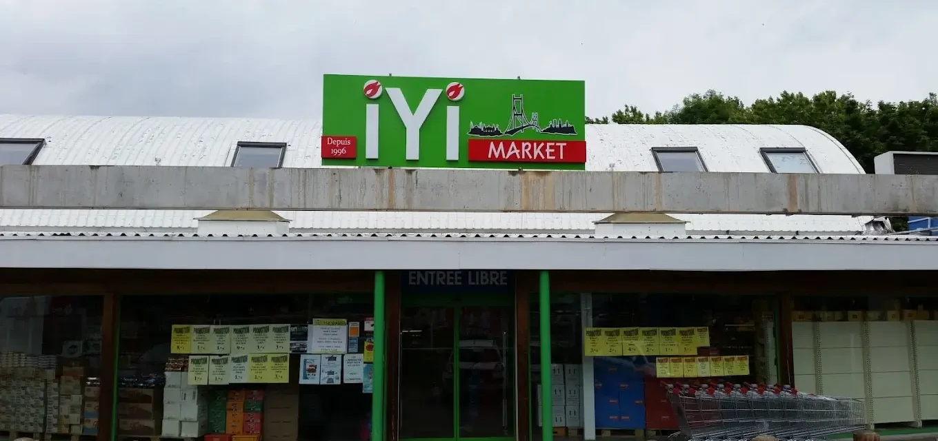 Façade du magasin Iyi Market
