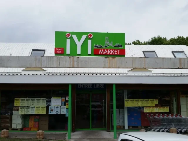 Façade du magasin Iyi Market